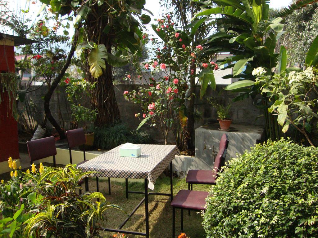 New Summit Guest House Pokhara Exterior foto